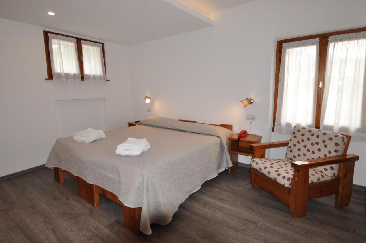 Meuble Albergo Dante ボルミオ エクステリア 写真
