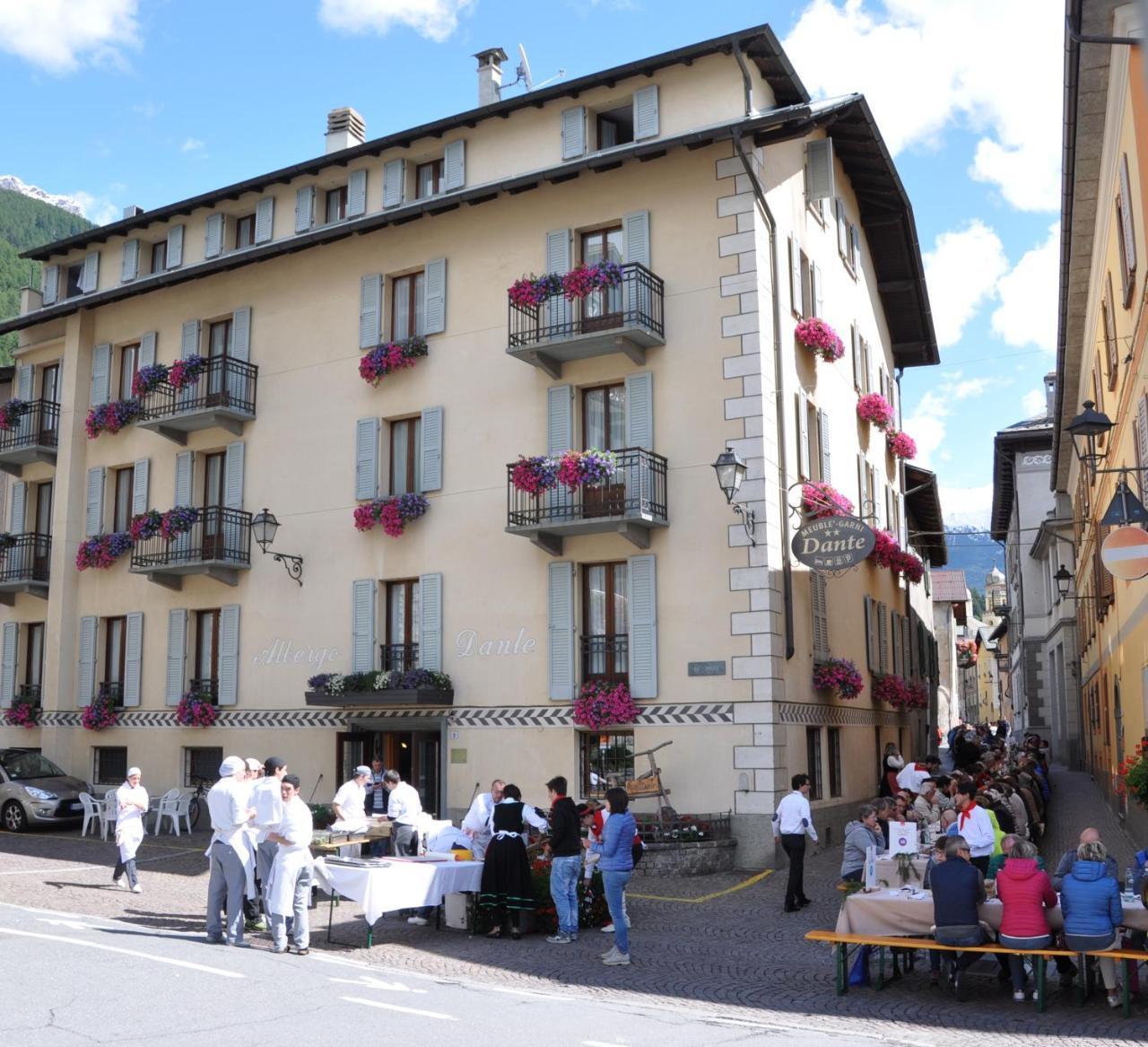 Meuble Albergo Dante ボルミオ エクステリア 写真